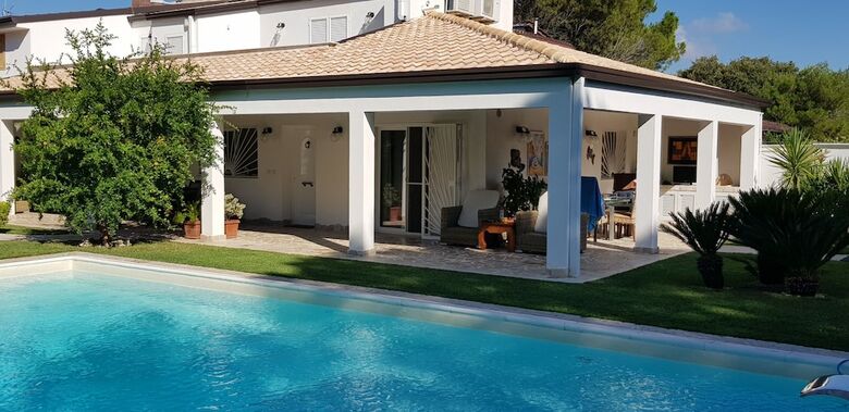 Villa Ribes Con Piscina By Wonderful Italy