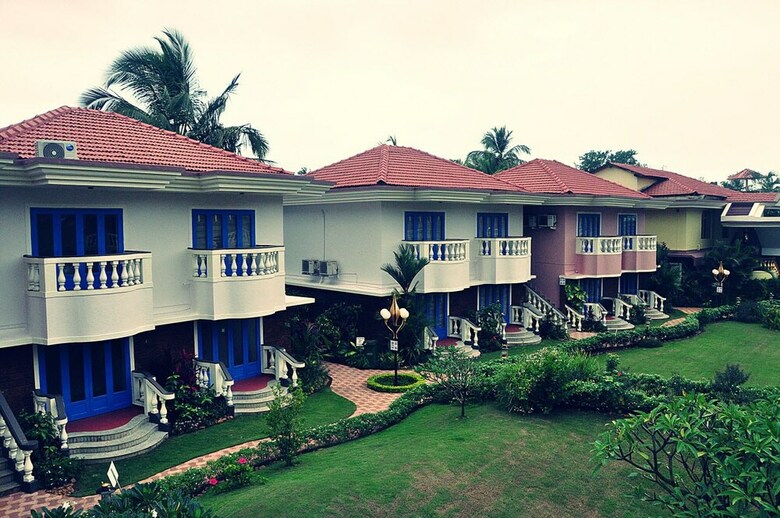 Hotel Indy Coconut Grove Beach Resort - A Beach Property