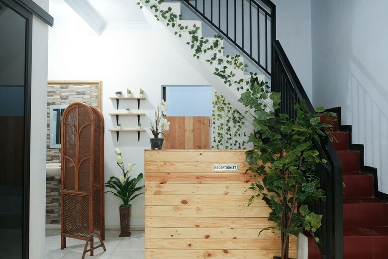 Hostal Oyo 1380 Velodrome Family House