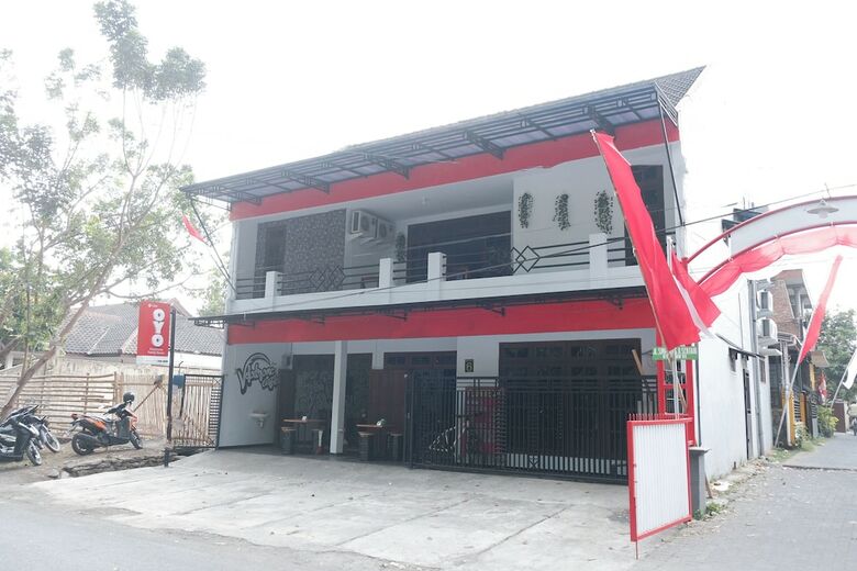 Hostal Oyo 1380 Velodrome Family House