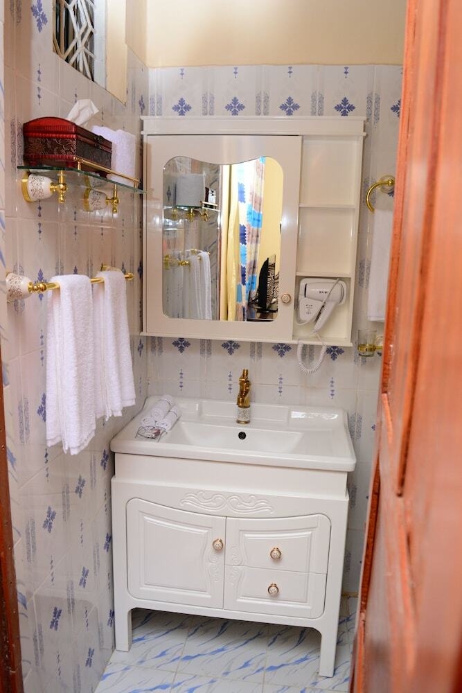 Bed & Breakfast Fakhwa Beach House
