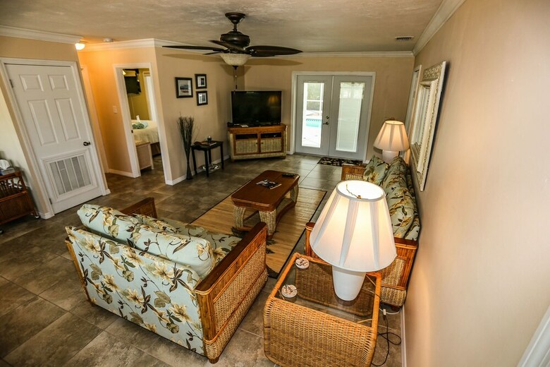 180 Hibiscus Dr. - M