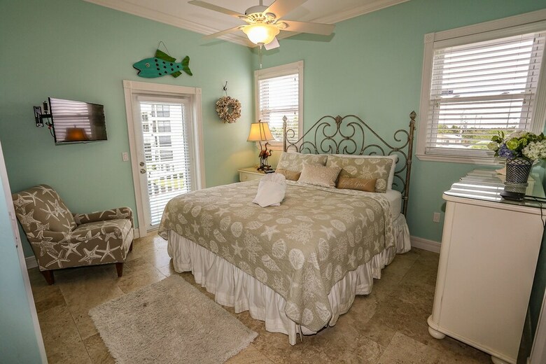 30 Gulf Beach Road Island Girl