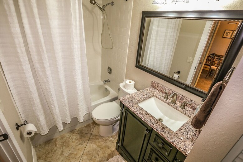 Bay Village 252