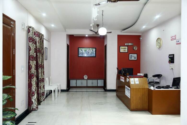 Hotel J P Residency