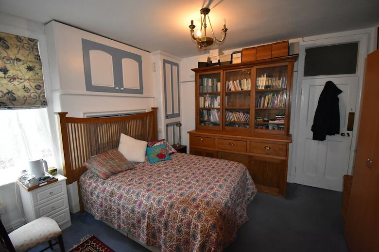 Hotel Discoveries House