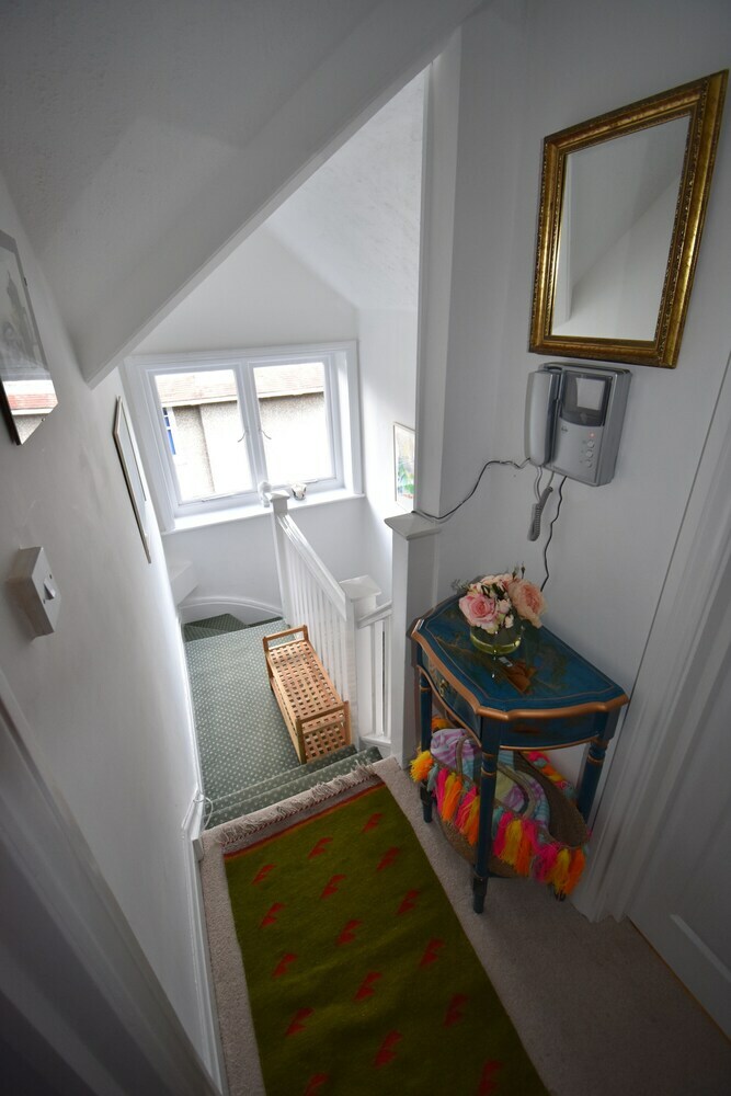 Hotel Discoveries House