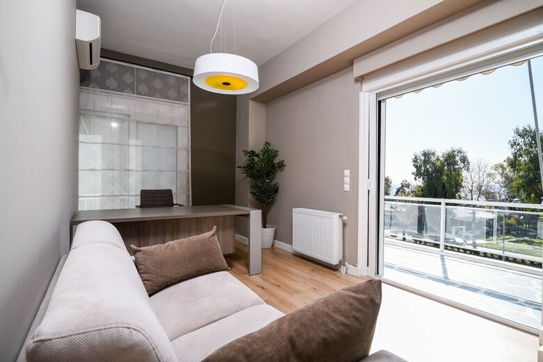 142m� Homm Bright Alimos Apartment With Marina View