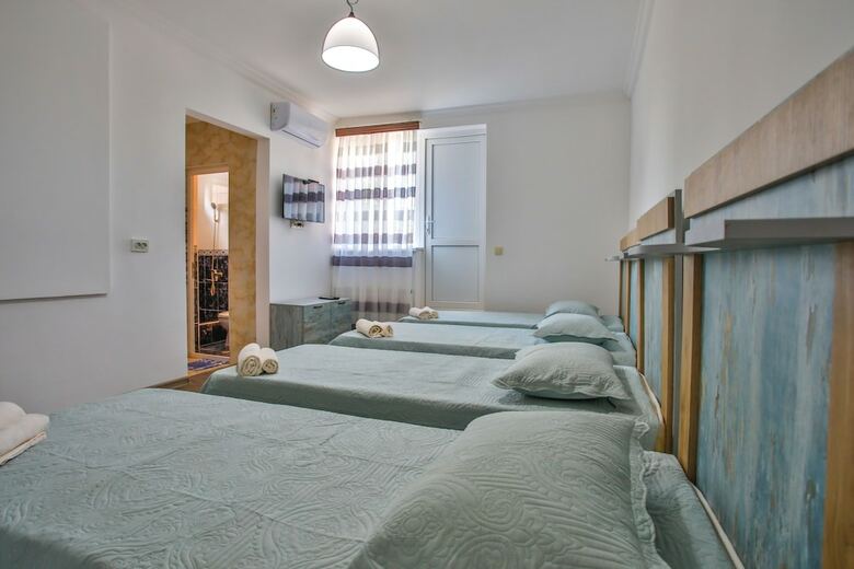 85a Bed & Breakfast