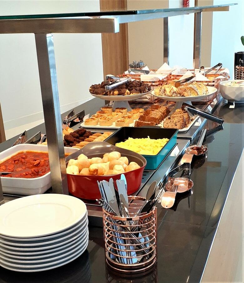 Pinn� Business Hotel