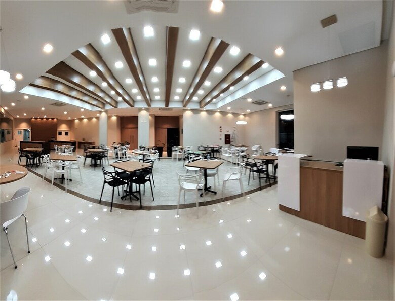 Pinn� Business Hotel