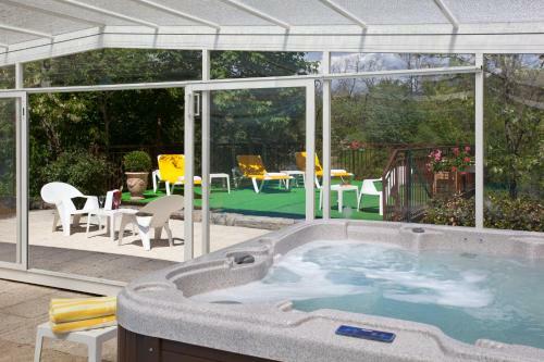 Logis Hotel Les Cedres