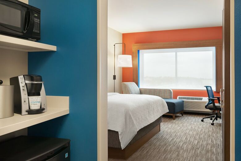 Hotel Holiday Inn Express & Suites Beaver Dam