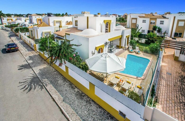 Villa Arines