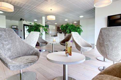 Brit Hotel Vend�e Mer
