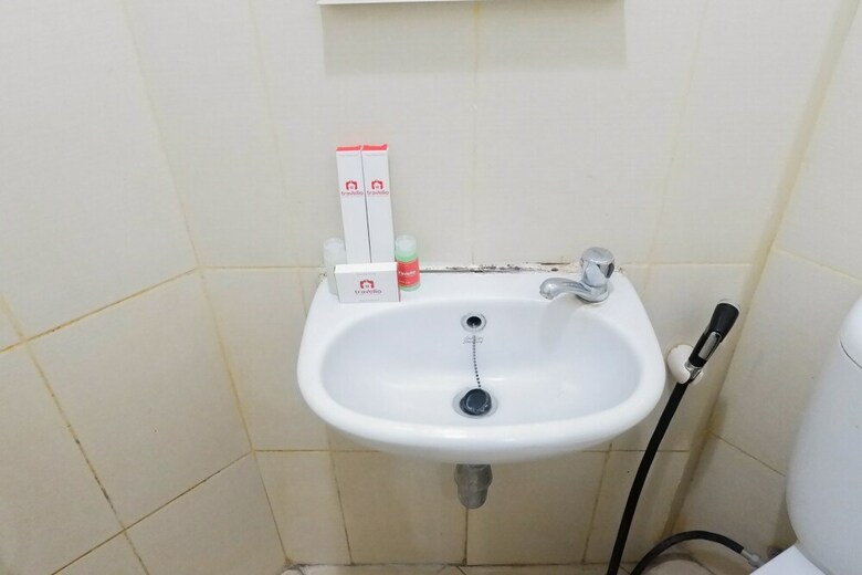 Relaxing Studio Apartment At Pavilion Permata