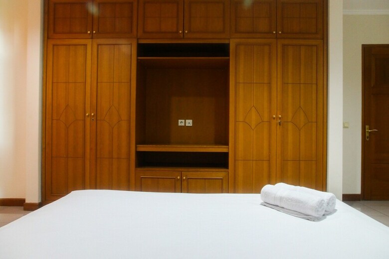 Comfortable And Homey 2br Pondok Klub Villa Apartment