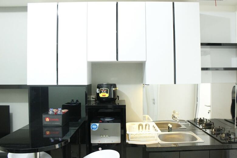 Direct Access To Pool 2br Apartment At Parahyangan Residence