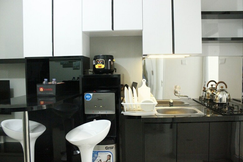 Direct Access To Pool 2br Apartment At Parahyangan Residence