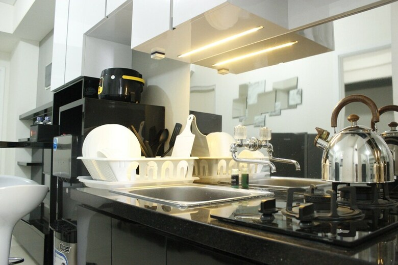 Direct Access To Pool 2br Apartment At Parahyangan Residence