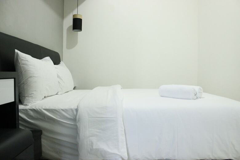 Direct Access To Pool 2br Apartment At Parahyangan Residence