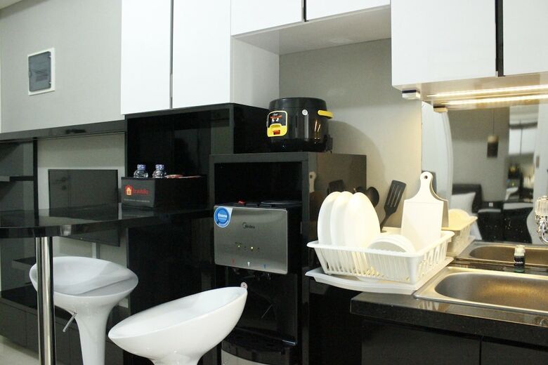 Direct Access To Pool 2br Apartment At Parahyangan Residence
