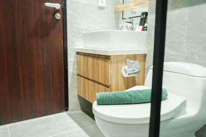 Luxurious And Clean 2br Lexington Residence Apartment