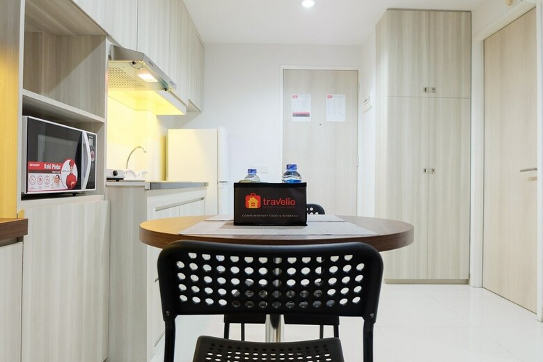 Spacious Studio Room @ Azalea Suites Apartment