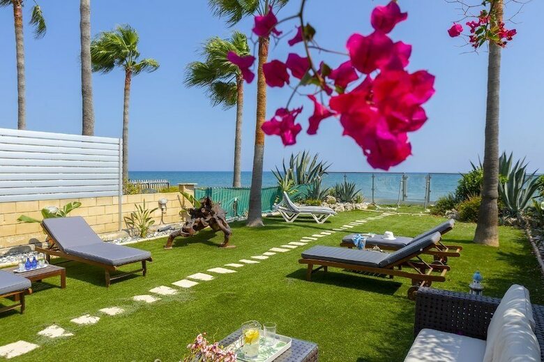 Meneou Beachfront Villa 3