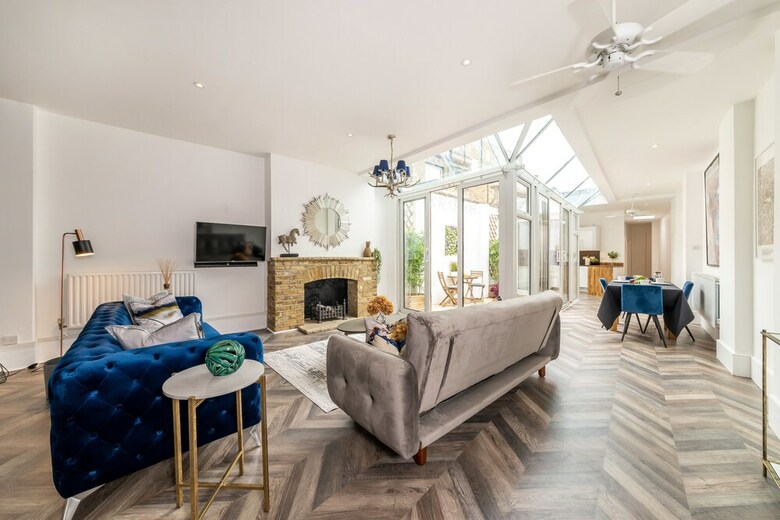 Apartamentos Earls Court House With Patio