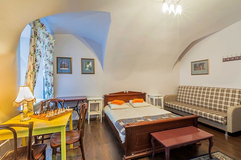 Bed & Breakfast Friends Rooms On Griboedova 12