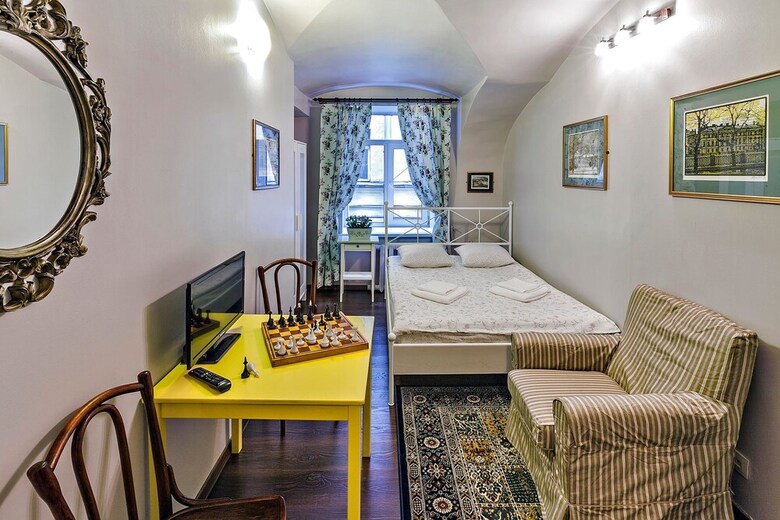 Bed & Breakfast Friends Rooms On Griboedova 12
