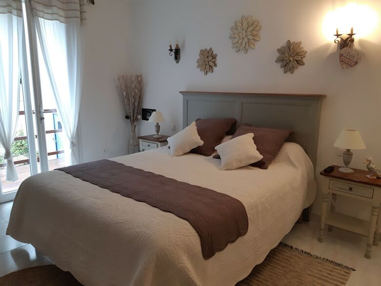 Bed & Breakfast Suite Sup�rieure - Villa La Licorne