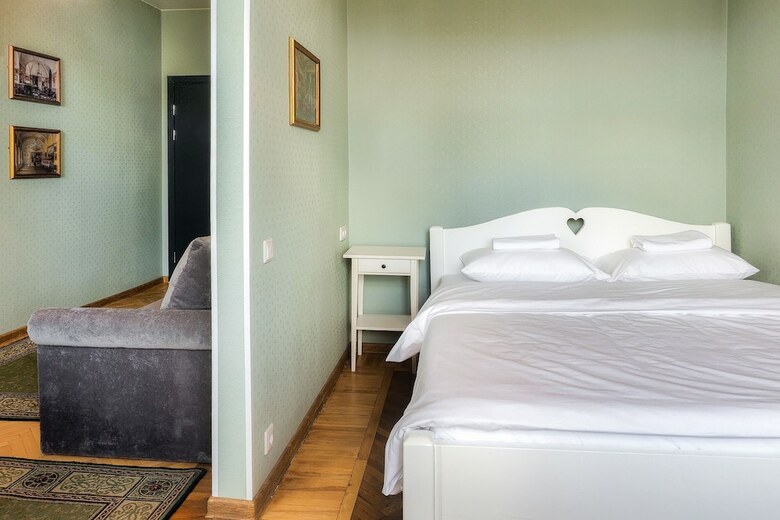 Bed & Breakfast Friends Rooms On Vosstaniya