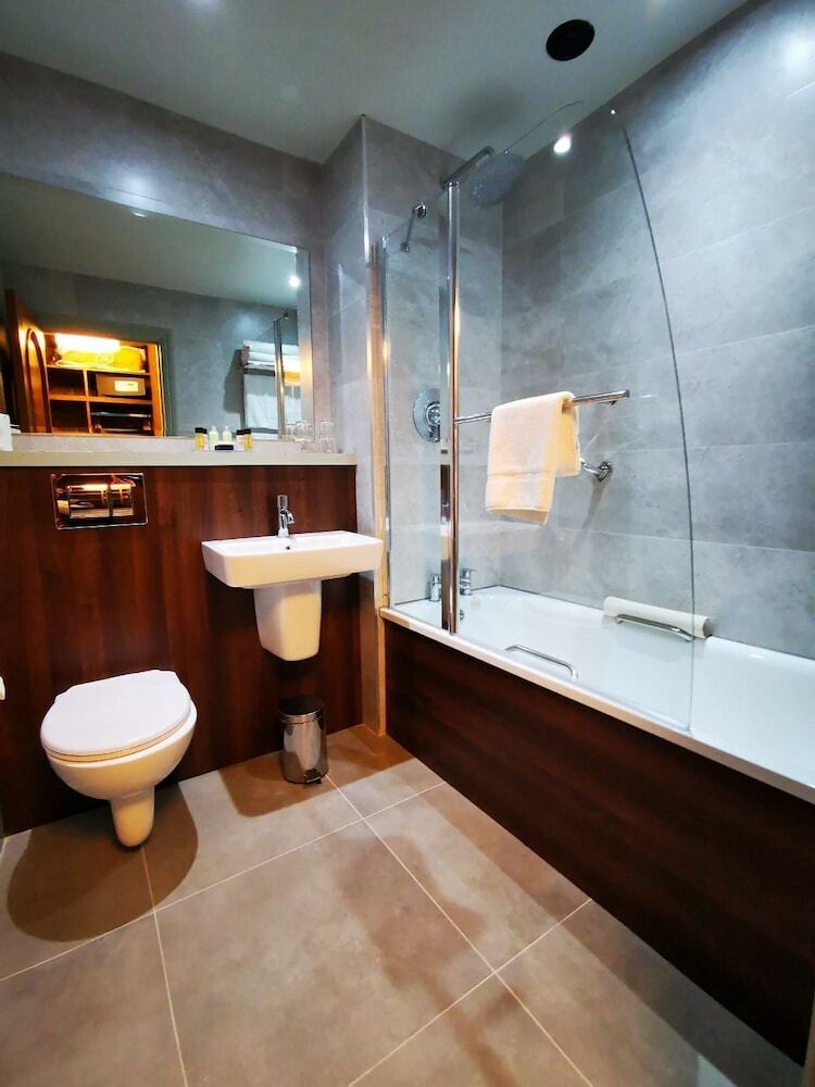Bridge House Hotel - Leisure Club & Spa