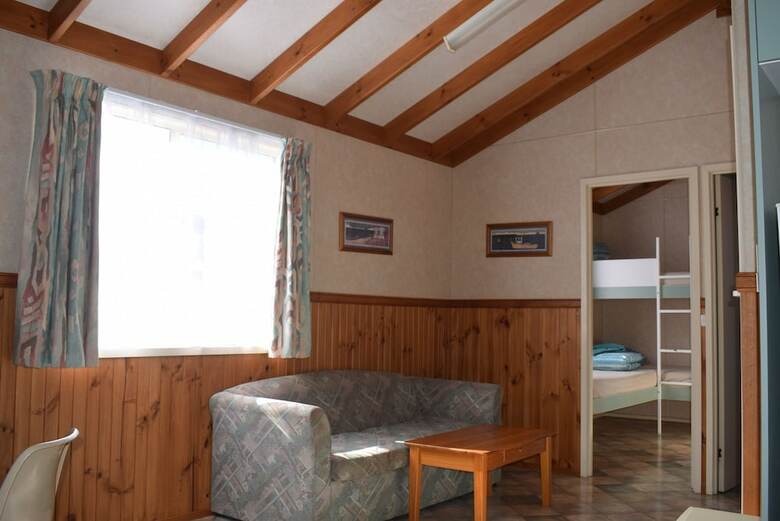 Hotel Bega Caravan Park