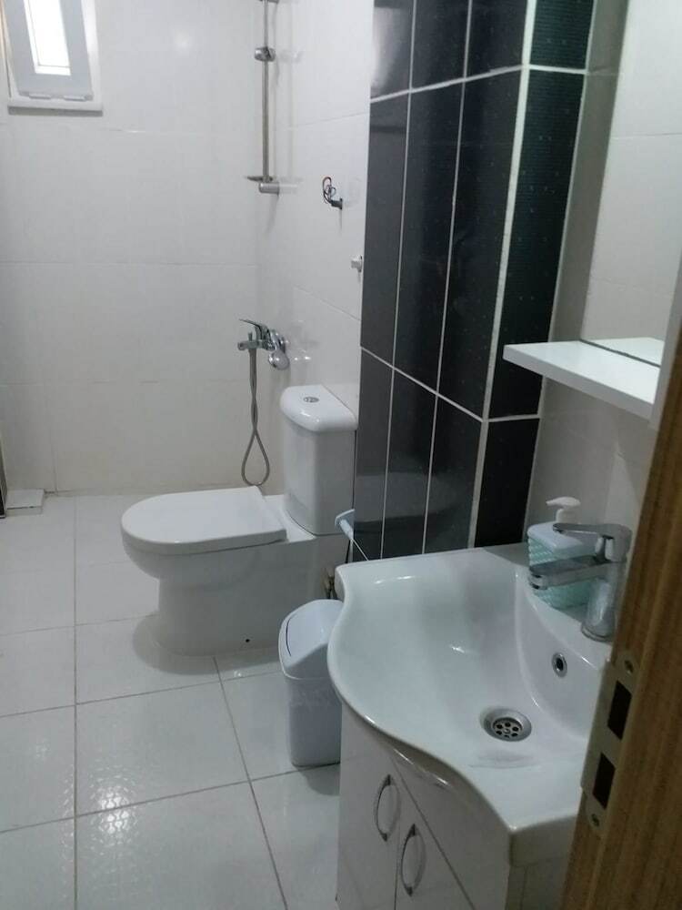 Avsa Roza Apart