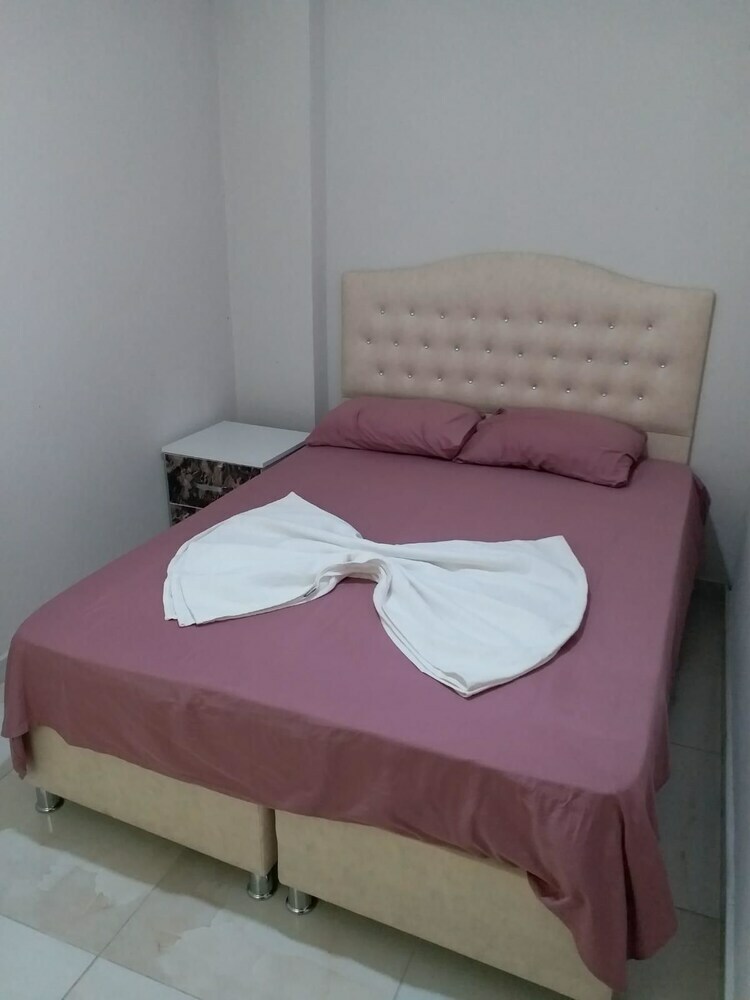 Avsa Roza Apart