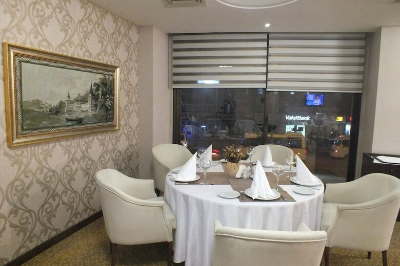 Park Royal Hotel
