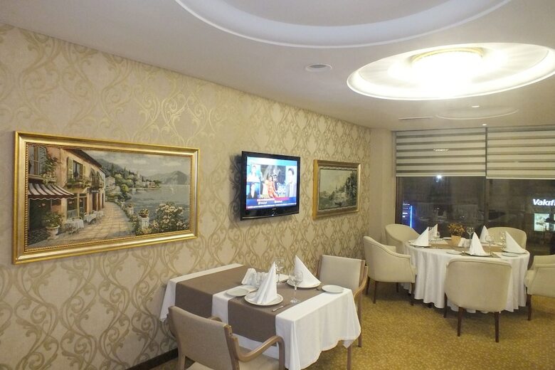 Park Royal Hotel