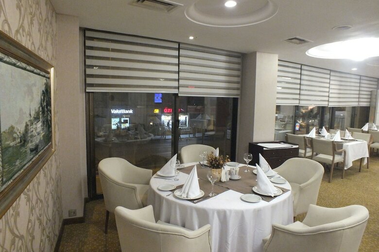 Park Royal Hotel