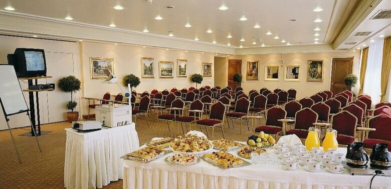 Park Royal Hotel
