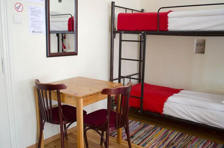 Hostal Red Nose - Hostel