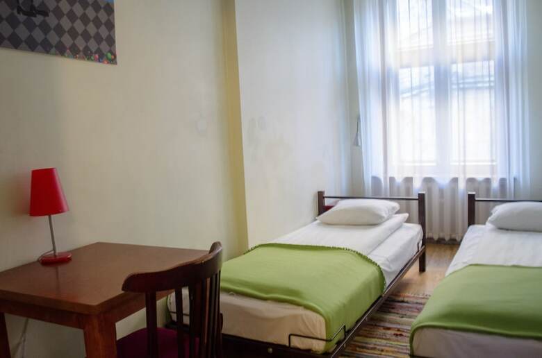 Hostal Red Nose - Hostel