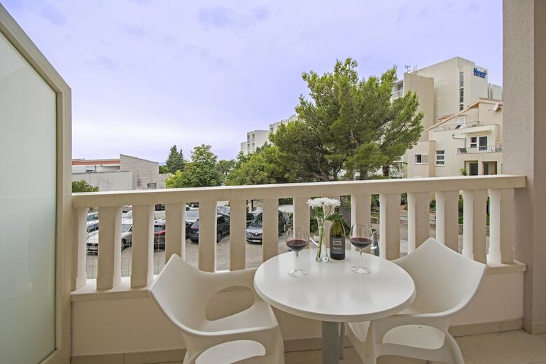 Aparthotel Flora