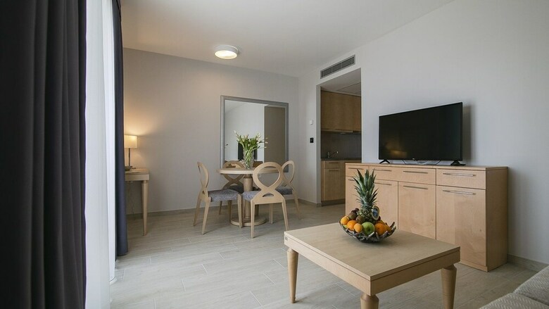 Aparthotel Flora