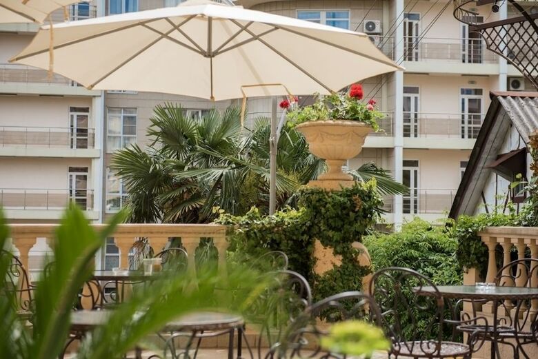 Hotel Grace Nairi
