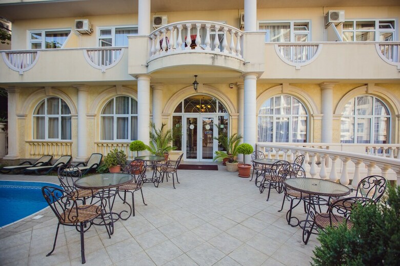 Hotel Grace Nairi