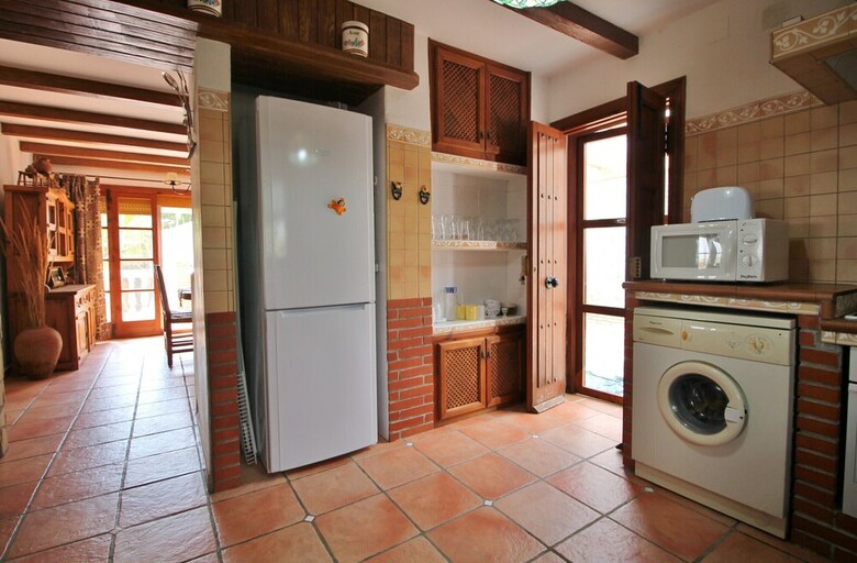 1055 Villa Cerrillo