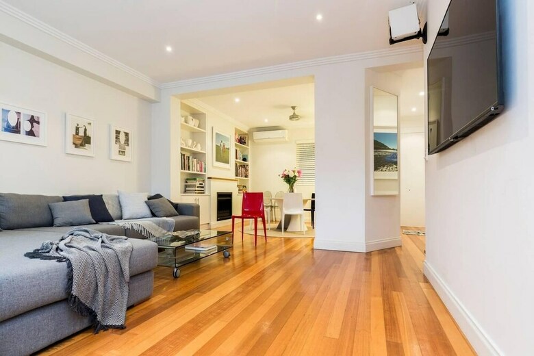 Stylish 3 Bedroom Pool House In Surry Hills